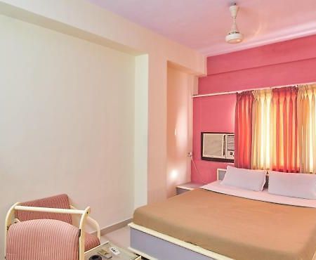 Hotel Aditya Rajkot Dış mekan fotoğraf
