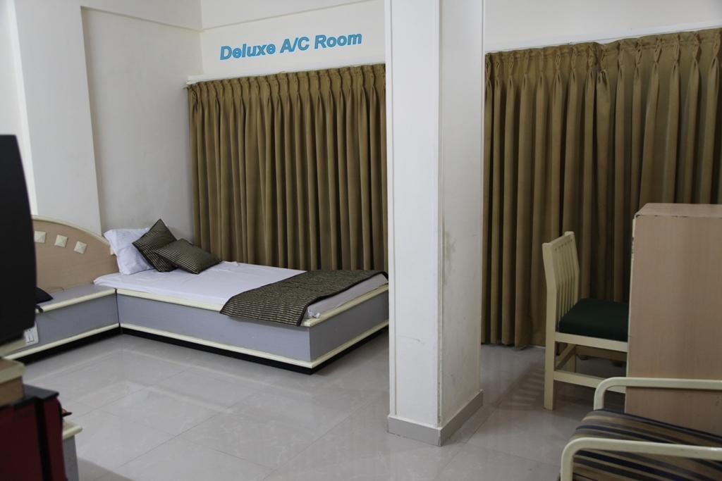 Hotel Aditya Rajkot Dış mekan fotoğraf