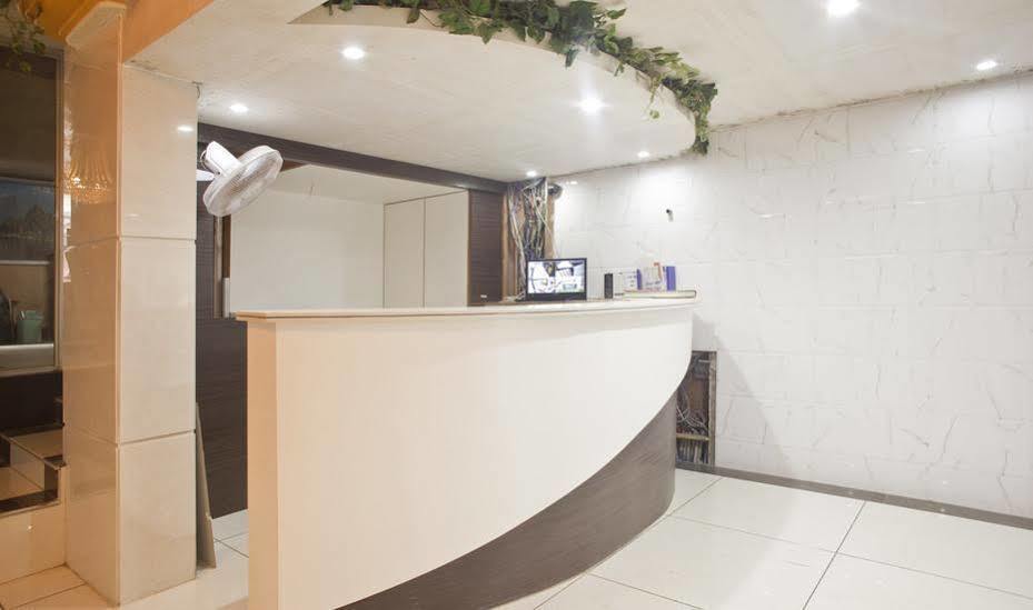 Hotel Aditya Rajkot Dış mekan fotoğraf