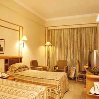 Hotel Aditya Rajkot Dış mekan fotoğraf